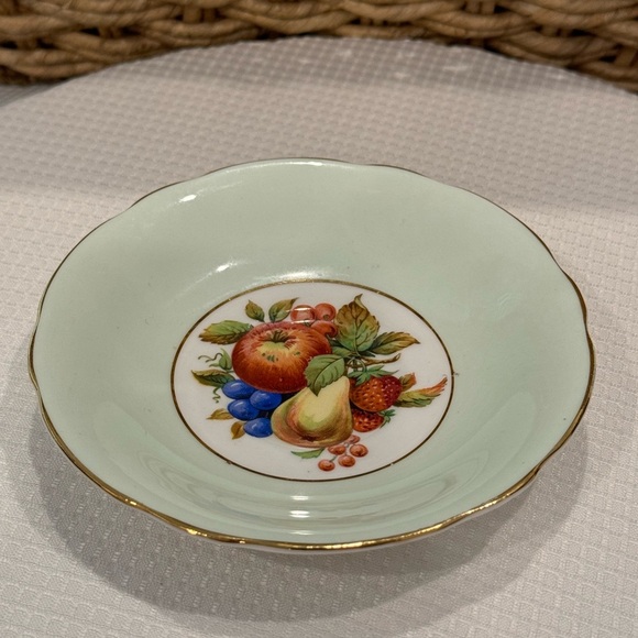 Clarence Fine Bone China- Apples 🍎 & Pears 🍐- Light Green - Picture 3 of 9